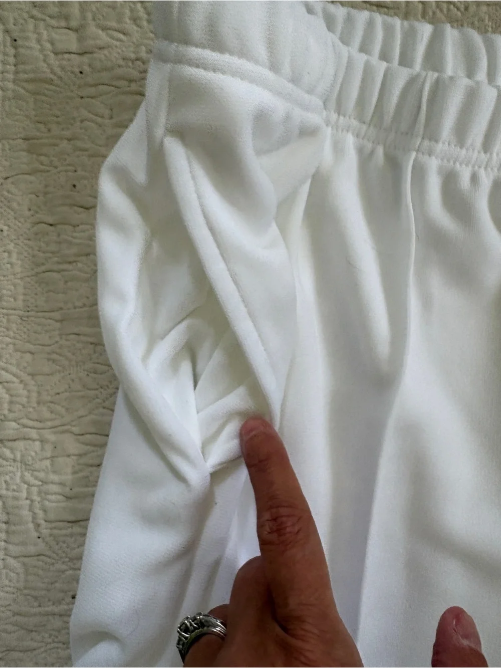 Women’s Blair White Elastic Waist Shorts - size 18
